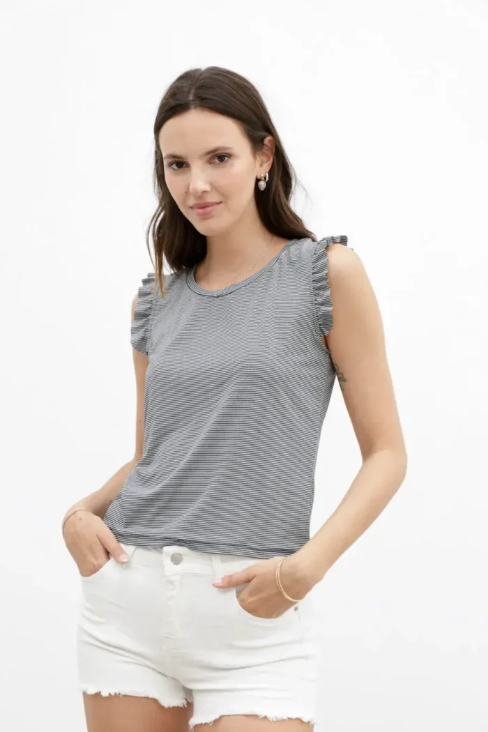 MUSCULOSA RAYADA CON VOLADOS 2