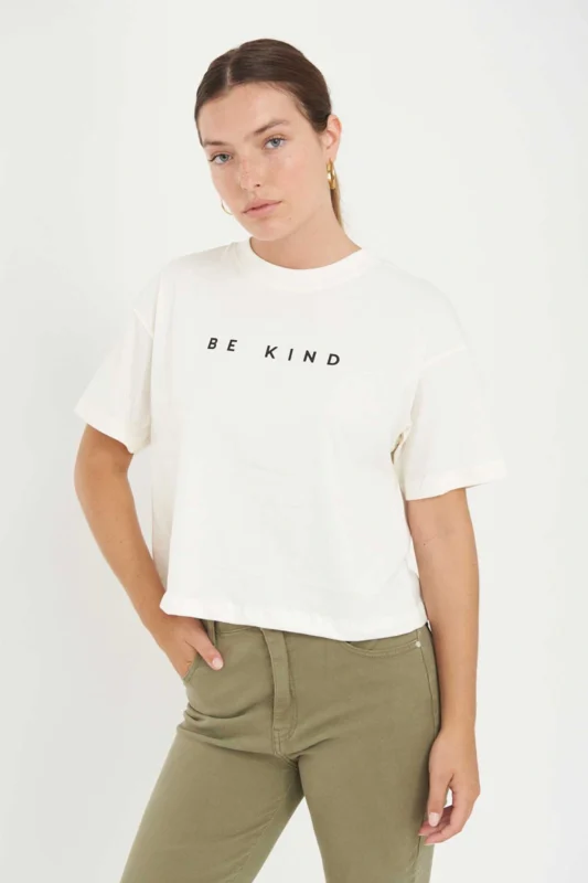 REMERA BE KIND 3